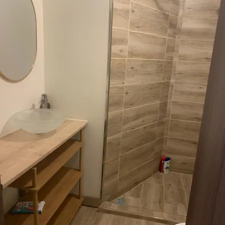 Lumineux 60 M2 Avec Grand Balcon Plein Sud A *